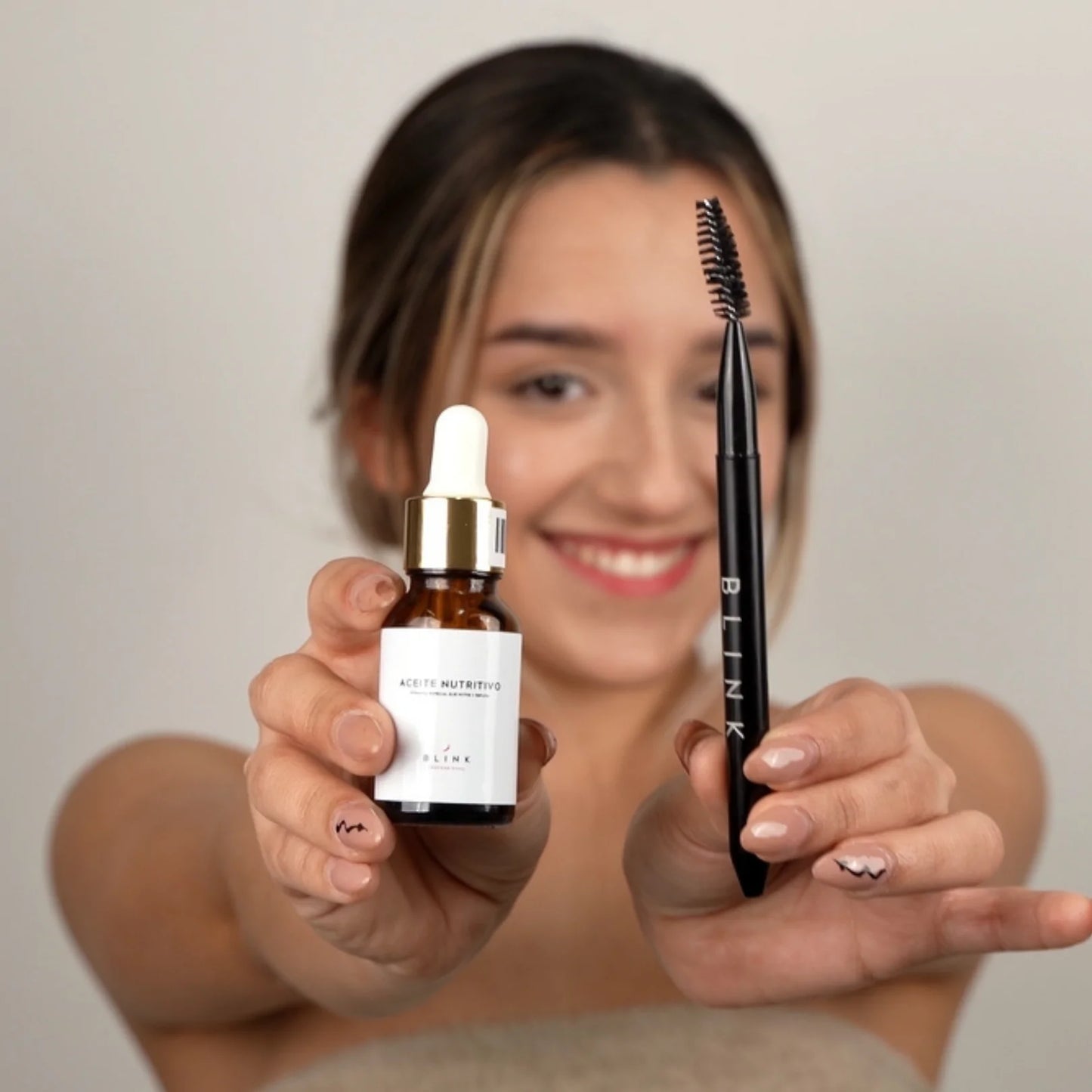 Aceite Nutritivo · Fortalecedor de Cejas