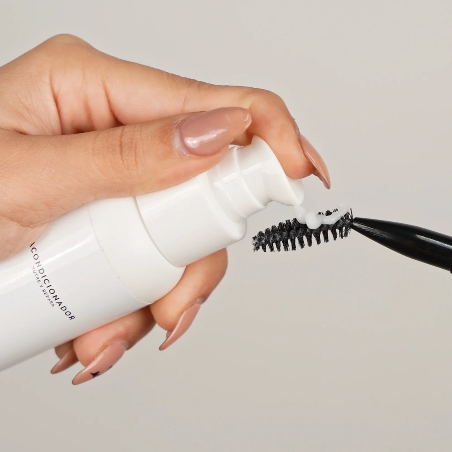 Acondicionador de Cejas