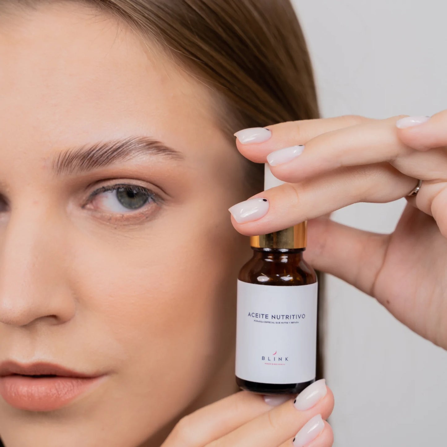 Aceite Nutritivo · Fortalecedor de Cejas